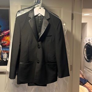 Tuxedo and 2 Tuxedo Shirts Boys Size 18